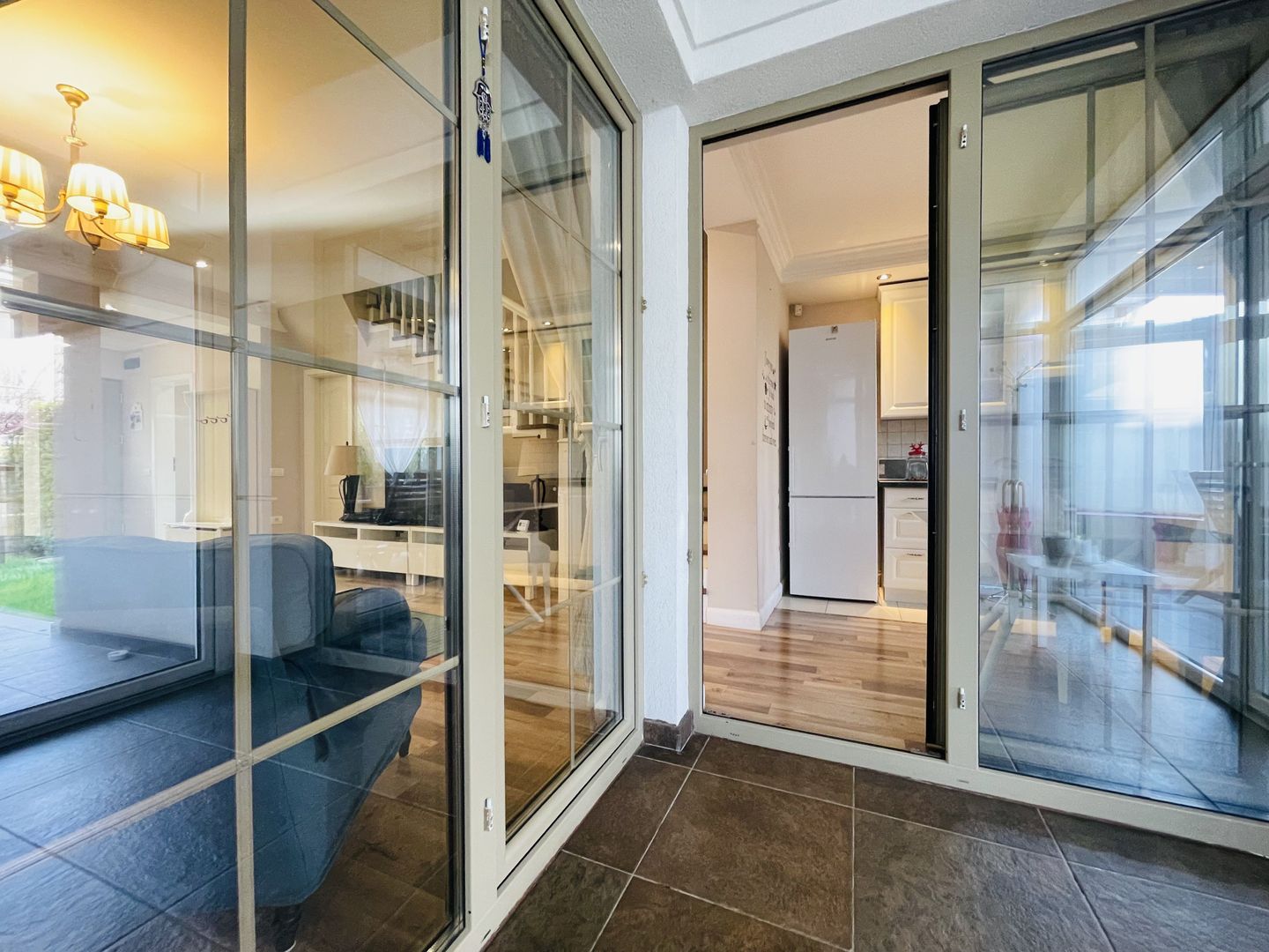 Casa superba in Dumbravita, langa Padure | Curte, Terasa si Garaj - Poză 13