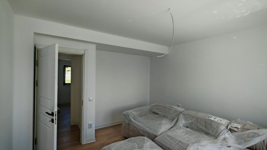 Casa individuala constructie NOUA Codlea,PARTER ,3 camere,curte 400 mp - Poză 2