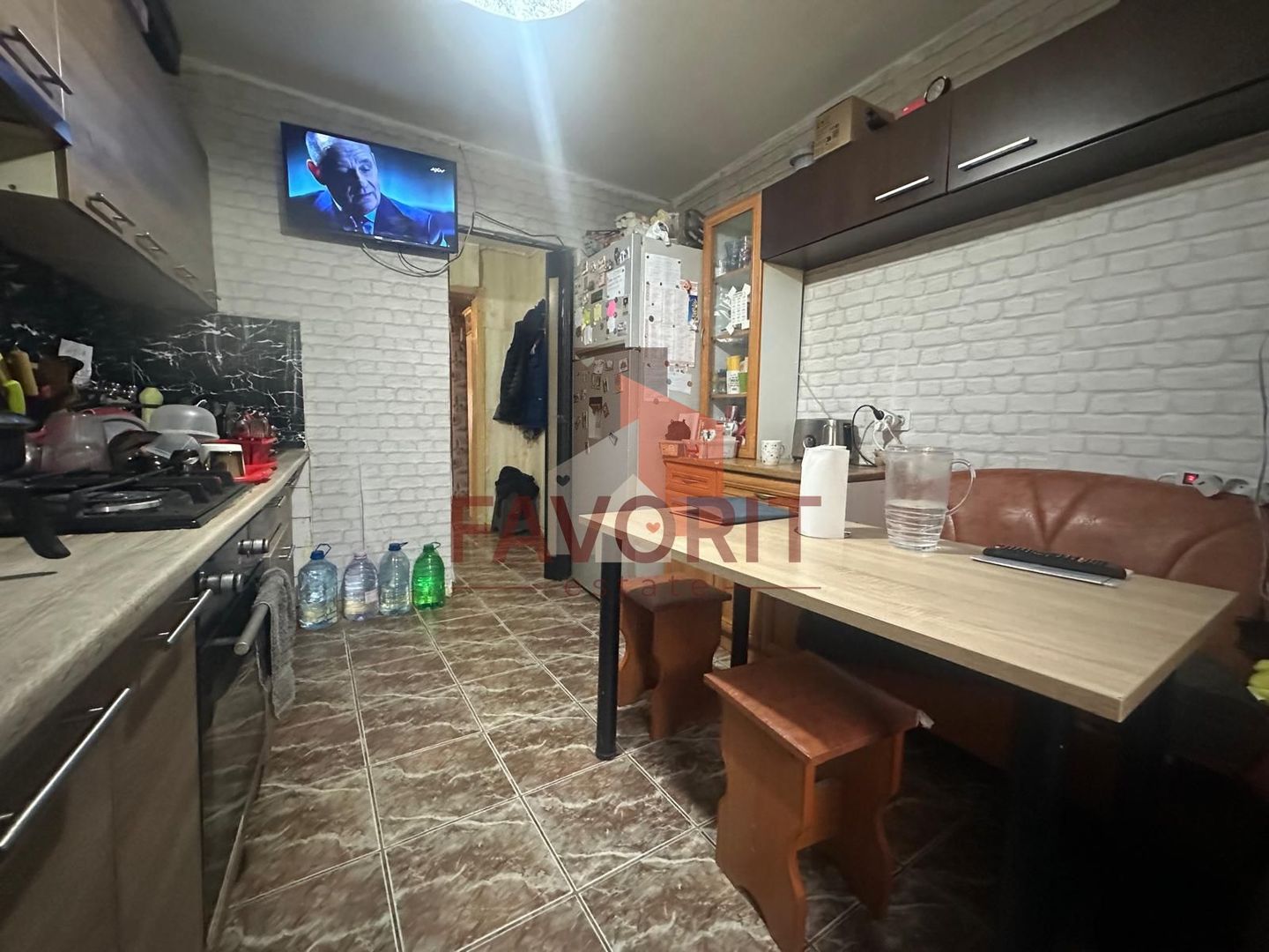 4 camere | COMISION 0 | centrala proprie | etaj 1 | decomandat | - Poză 4