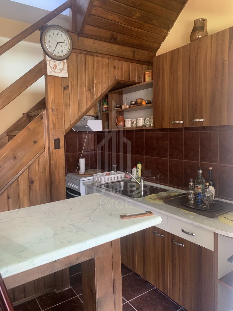 Casă în centrul Cisnădioarei cu 243mp de locuit și teren de 936mp - Poză 14