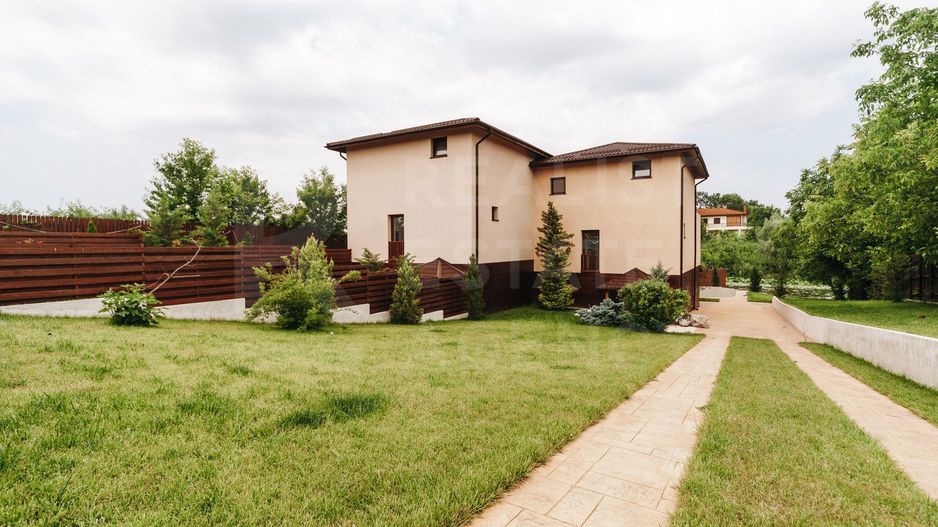 Casa cu piscina si iesire la lacul Snagov, 4 camere - Poză 3