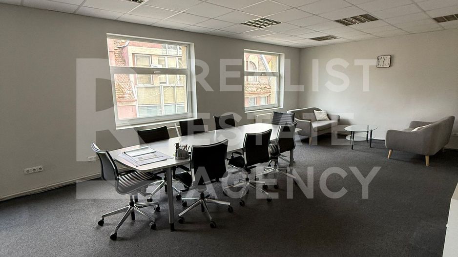 Închiriere clădire în centrul orașului Satu Mare, 632 mp - Poză 2