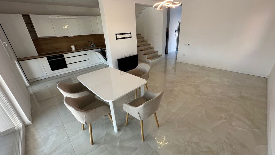 Duplex despărtit  prin garaj zona Ikea - Poză 10