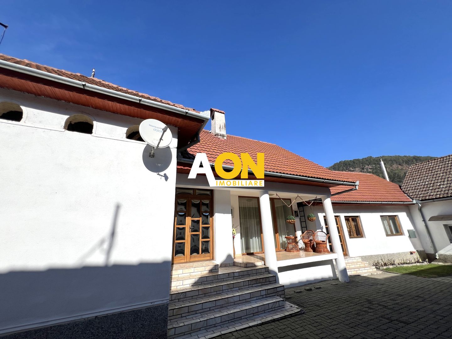 Casa de vanzare pretabila 2 familii, garaj, livada, comuna Pianu - Poză 12