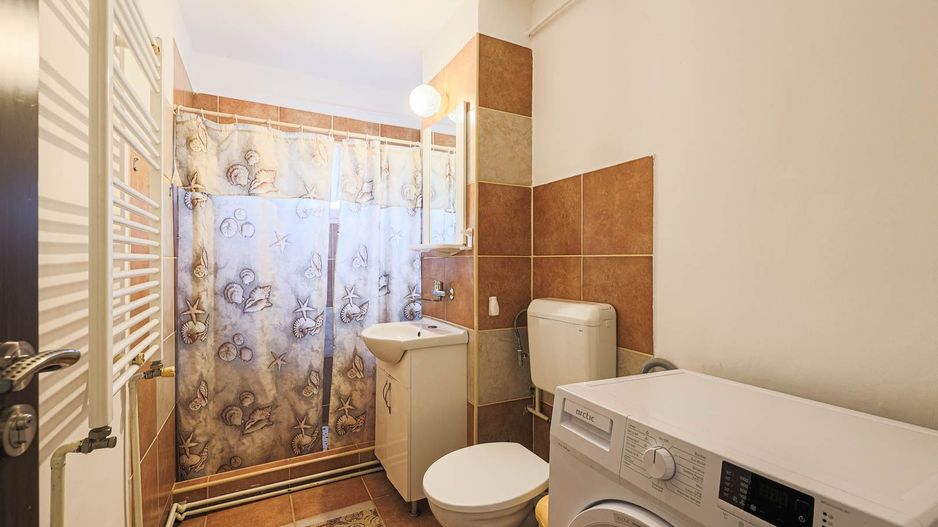 Proprietate rezervată Apartament cu 2 camere la cheie, situat central - Poză 4