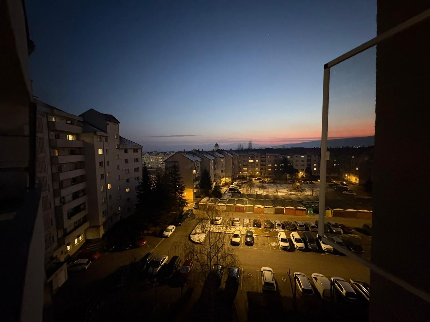 Apartament 3 camere decomandat 74 M² utili zona Lenin Nicolae Iorga - Poză 4