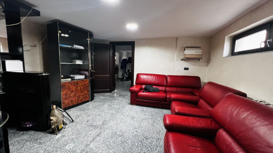 Vila cu 7 camere - Dumbravita - Zona Cora - Poză 18