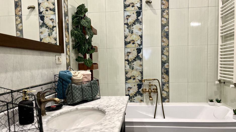 Apartament grandios cu vedere spectaculoasă spre Piața Libertății - Poză 26