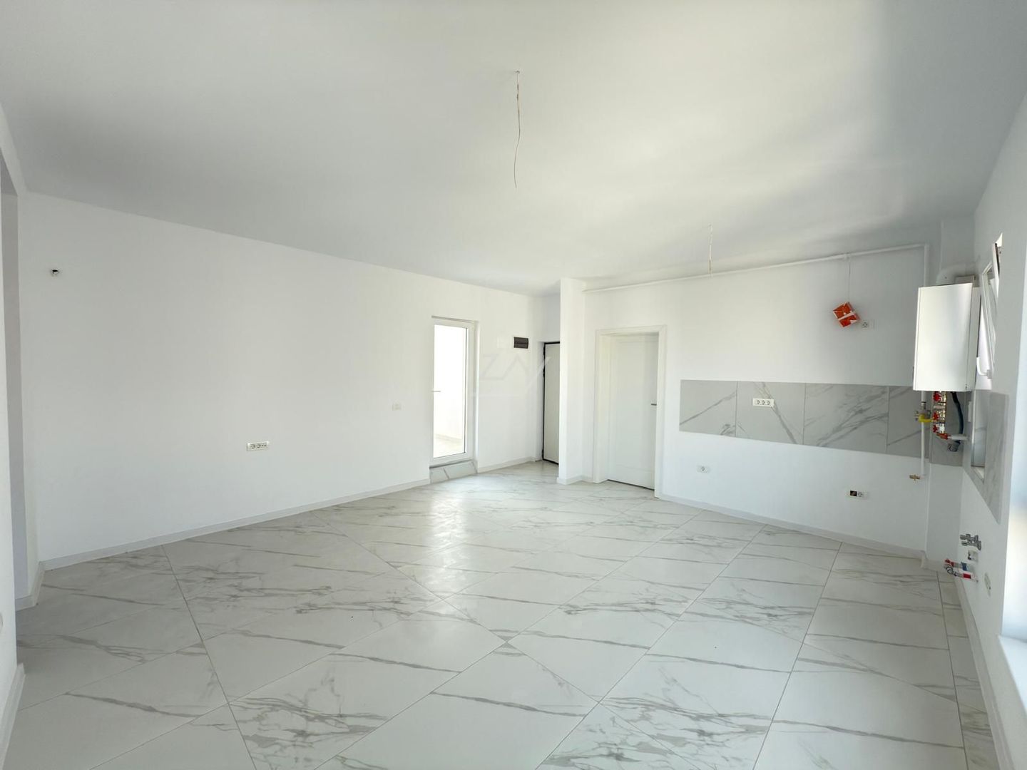 Bloc finalizat. Terasa 45 mp. Loc de parcare. - Poză 3