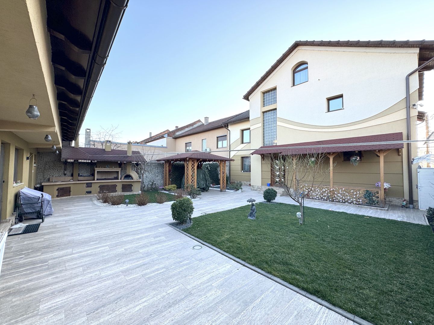 De vanzare casa exclusivista in Lugoj - Poză 1