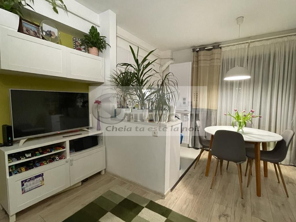 Apartament 3 camere Sadoveanu Copou 180 000 euro - Poză 5