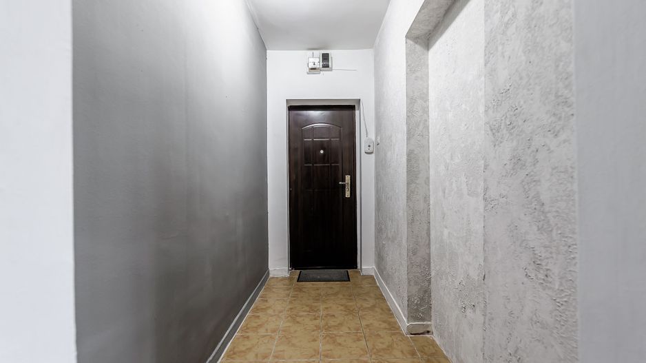 VÂNDUT! Garsonieră confort 1, parter înalt. Str Avrig. - Poză 3