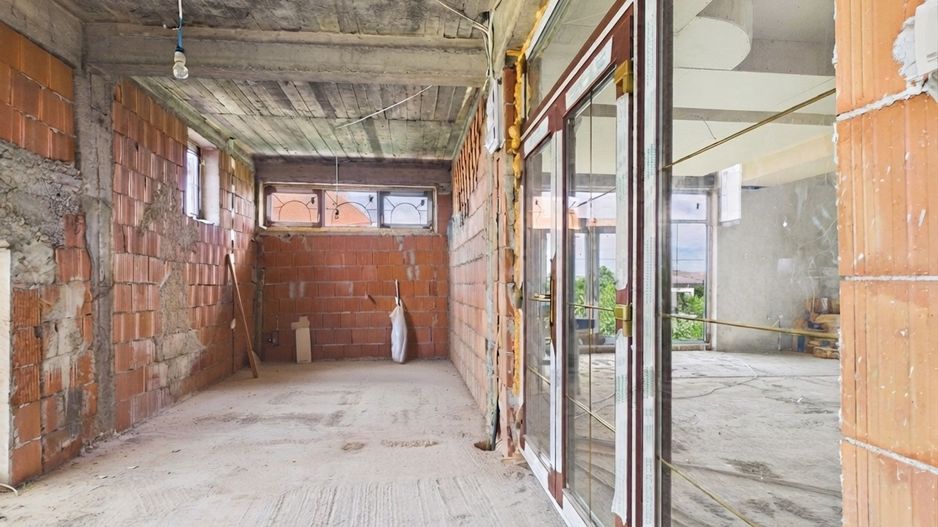 Clădire 850 mp, Czaran Gyula, 8 parcări - Poză 15