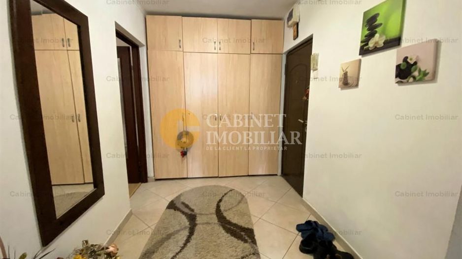 Apartament cu 2 camere decomandat, etaj intermediar in Piata Voievozilor - ACB - Poză 3