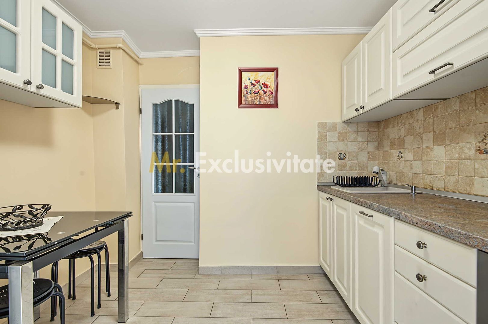 Central-Eremia, ap. 3 camere, 2 băi + boxă,proaspăt zugrăvit, et.2 - Poză 8