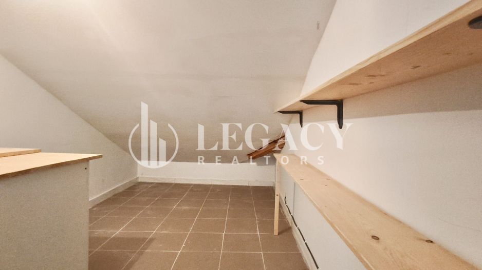 Locuință cochetă la mansardă, cu balcon și boxă de depozitare - Poză 29