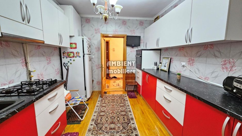 Apartament cu 3 camere, ETAJ 3, zona TRAIAN - PRIMARIE; - Poză 4