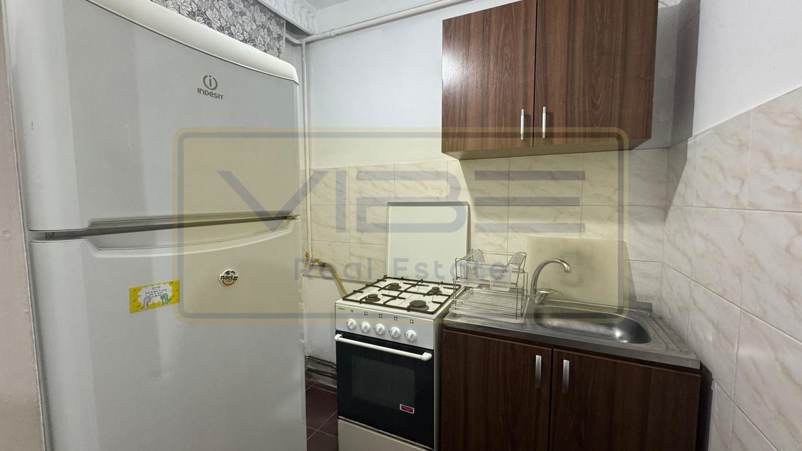 Garsoniera Podu Ros 10 min Centru Palas Mall - Poză 6