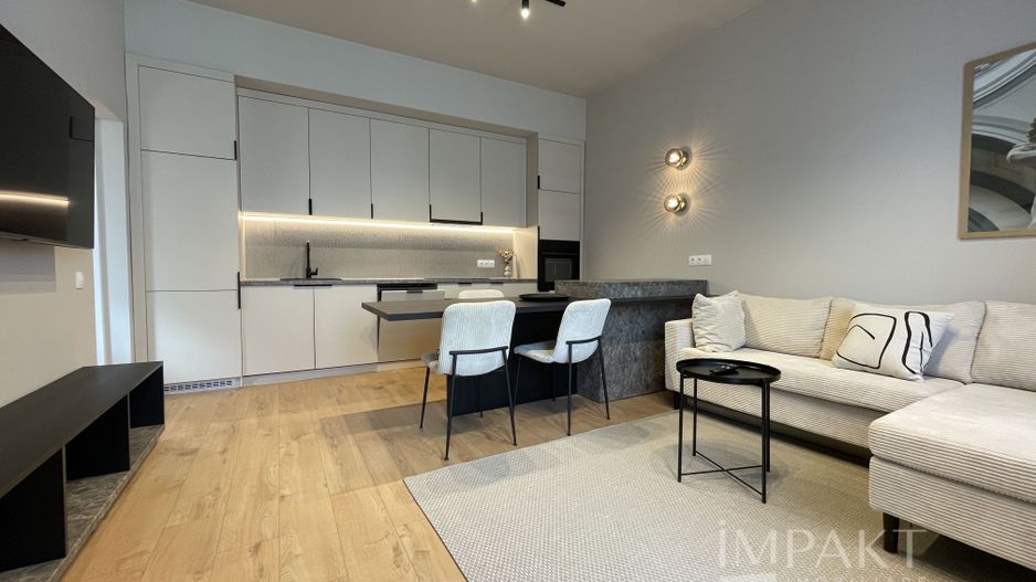 Apartament ultrafinisat cu 2 camere de vanzare in zona Semicentrala! - Poză 1