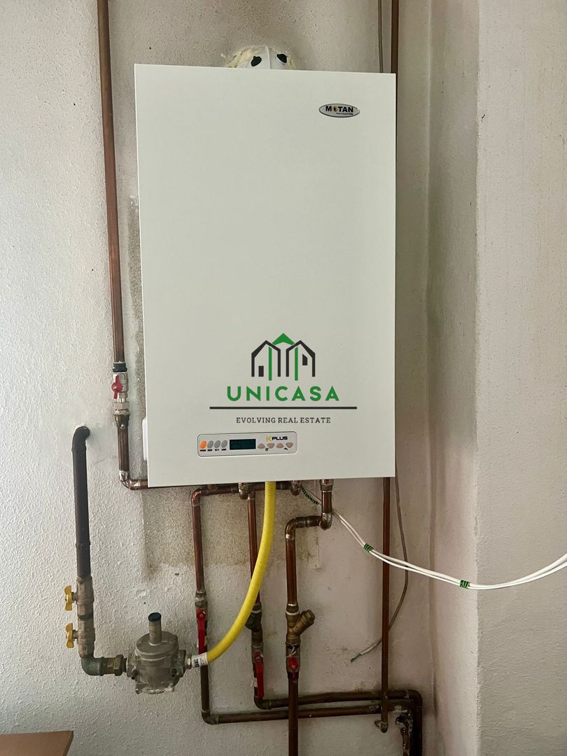 Casa Centru/ 4 camere / teren 920mp - Poză 9