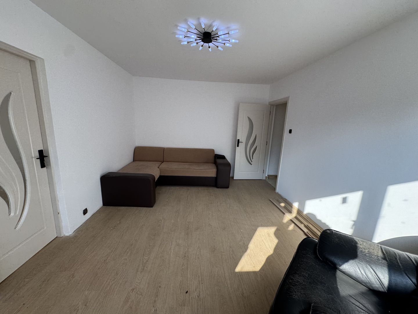 Apartament 2 camere 40 mp parter - locuinta sau spatiu comercial! - Poză 1