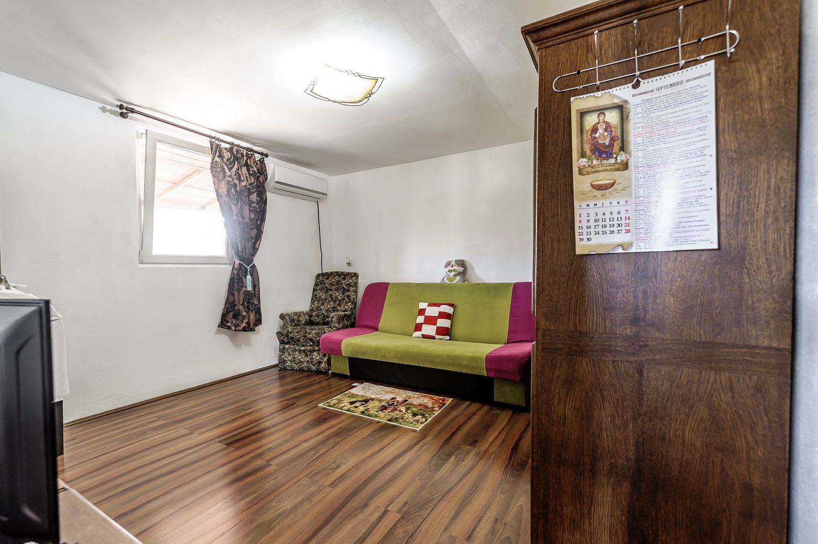 Casă cu teren generos și priveliște panoramică – Lipova - Poză 7