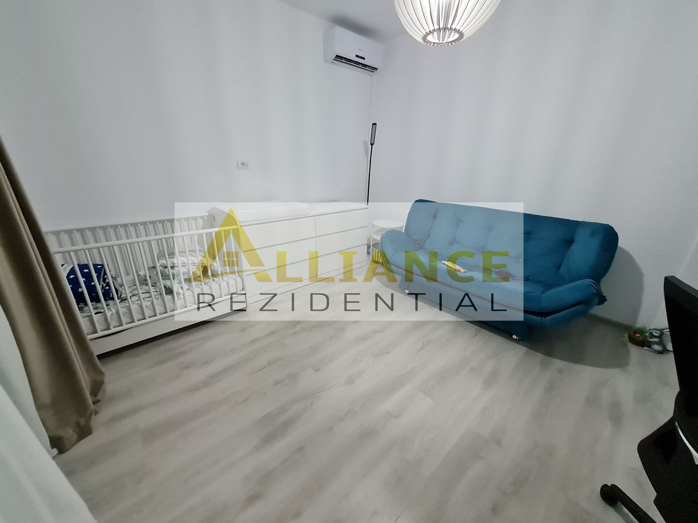 Mobilata si utilata-Panouri solare-4 camere-curte amenajată - Poză 12