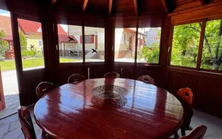 Casă de vânzare în Covasna - complet renovată, mobilată și utilată! - Poză 21