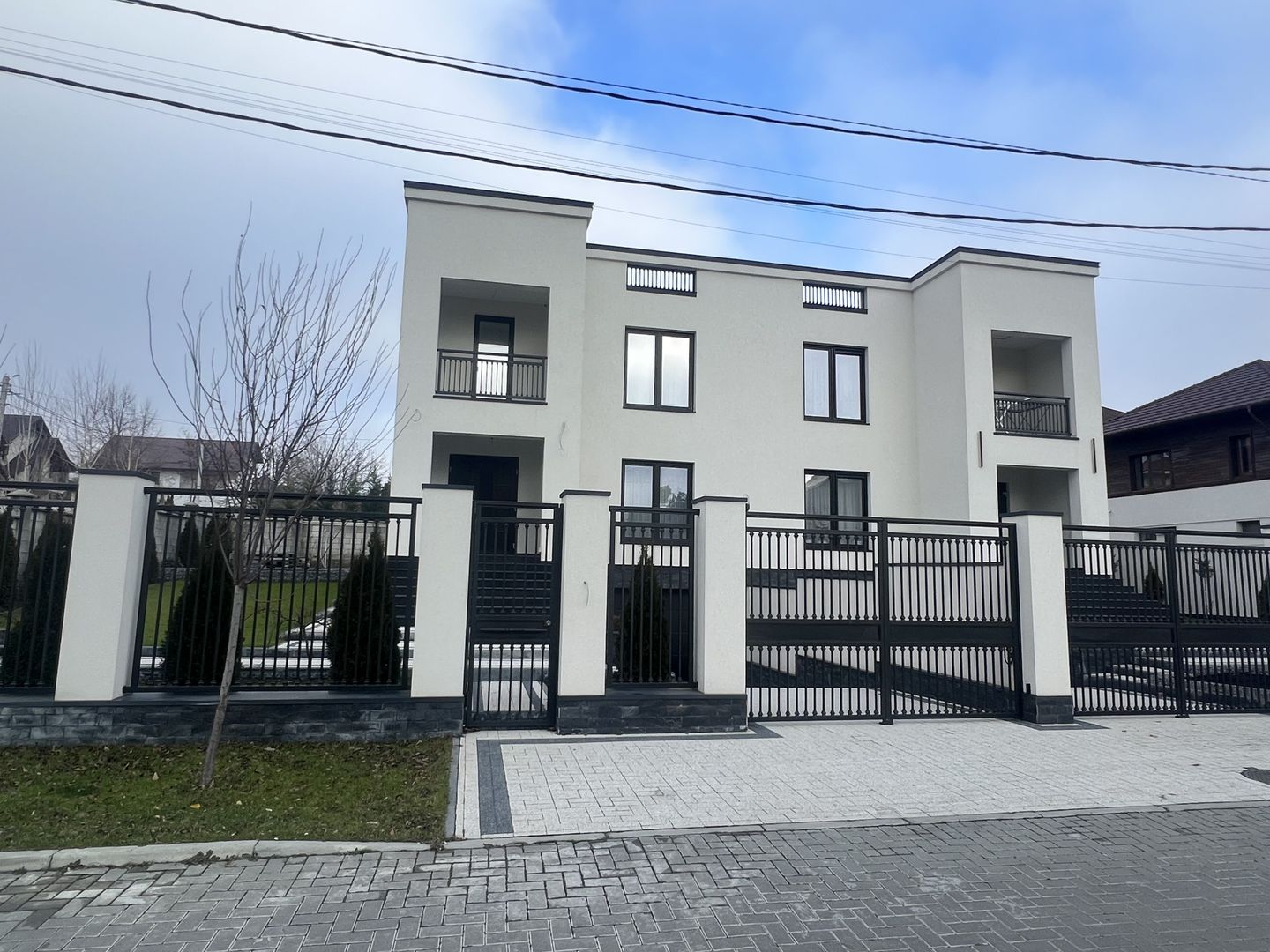 Chirie Casa Poșta Veche/Petricani - Poză 1