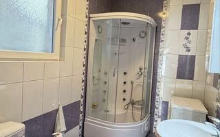 Apartament modern 3 camere cu balcoan terasa și curte comuna in Strand - Poză 6