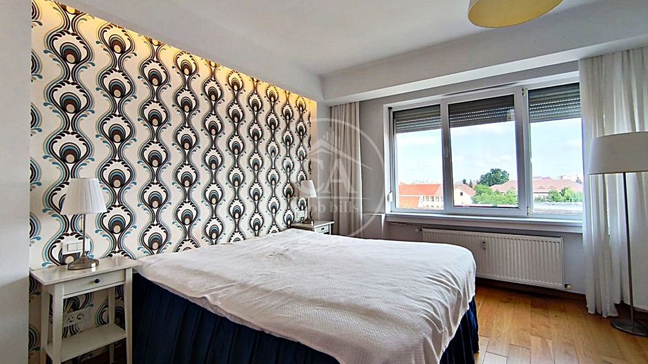 Apartament de vanzare cu 4 camere si terasa, Ultracentral, Oradea - Poză 3