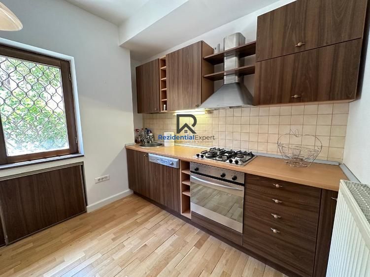 Apartament cu 3 camere de vânzare Primăverii - Poză 1