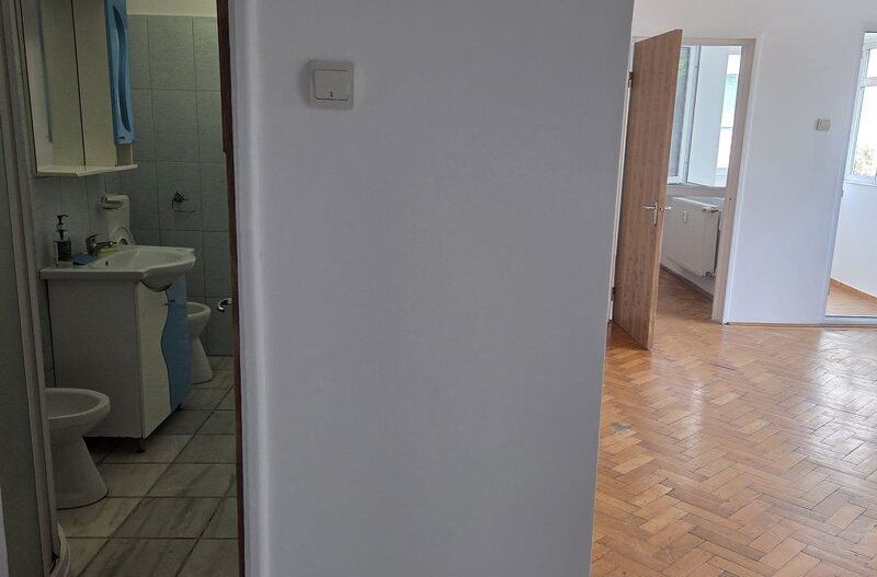 Apartament 2 camere zona Dristor - Piata Rm Sarat - Poză 2