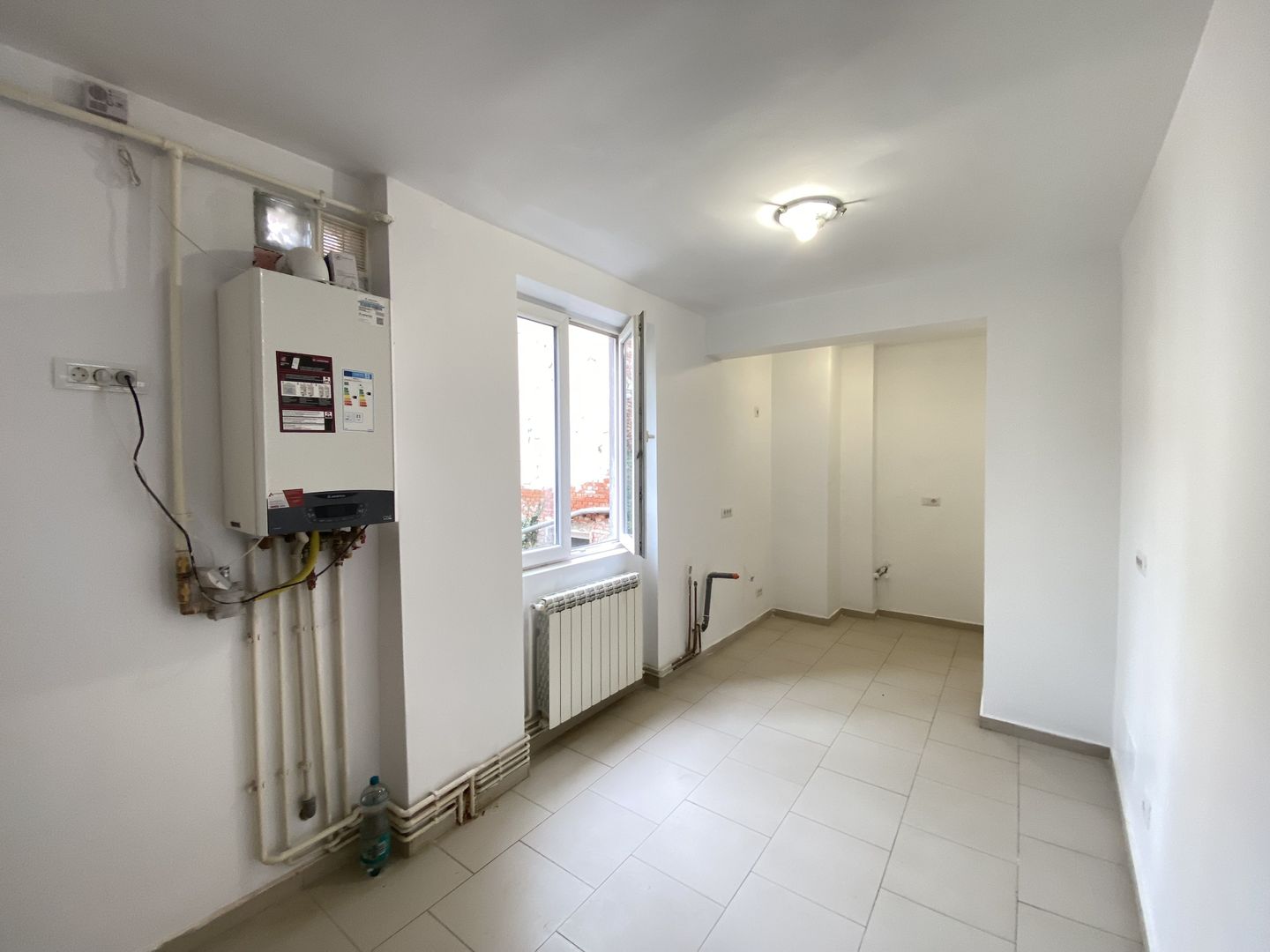 COMISION 0, Apartament/ Birou 2 Camere, 50mp, Decomandat, Zona Centrala - Poză 5