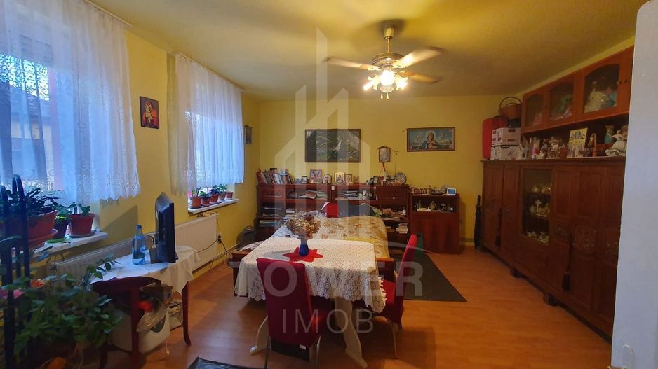 Casă de vânzare în Sibiu -individuală-curte comună- teren de 239 mp - Poză 4