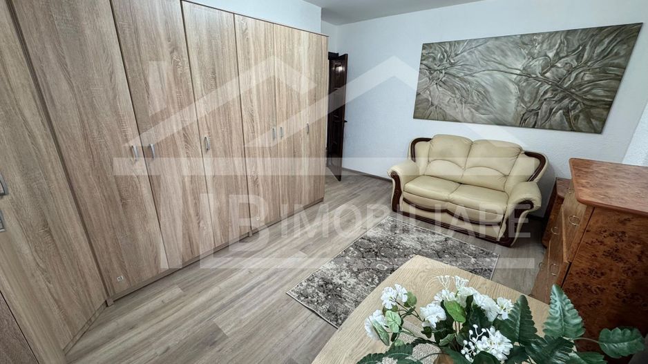 Apartament cu 3 camere, decomandat, 80mp, Zona Ultracentral - Poză 6
