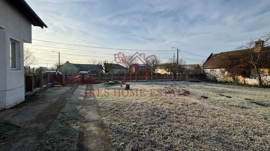 Casă 7 camere de vânzare/închiriere Izvin + anexă 90 mp- Comision 0 - Poză 4