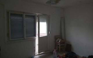 Apartament cu 3 camere de vanzare - Poză 3