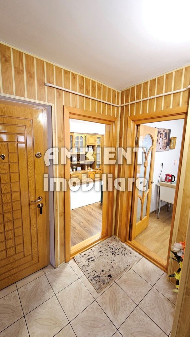 Apartament cu 2 camere, etaj 4, mobilat, zona CARTIER; - Poză 6