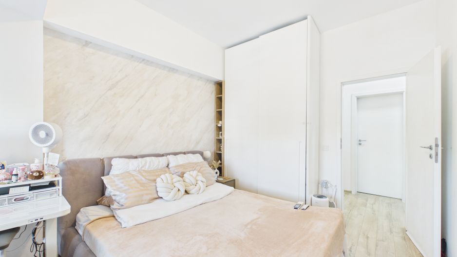 Apartament cu 3 camere de vanzare, centrala proprie - Mihai Bravu - Poză 9