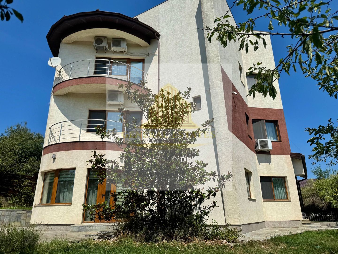 Vînzare Casă în 3 Nivele -Hlincea - 343 m.p. - Poză 1