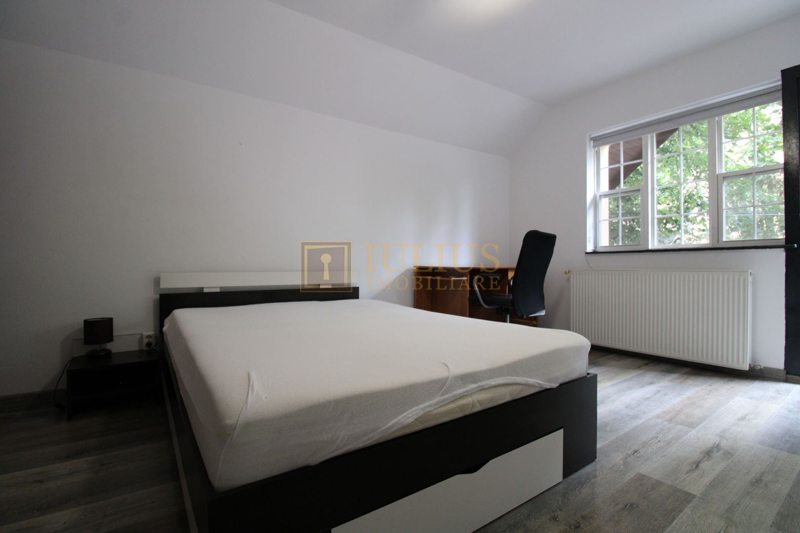 Zona aradului, 4 camere + 2 bai, centrala proprie - Poză 21