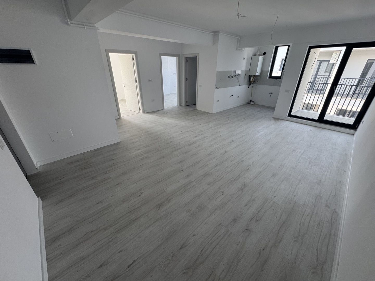 Apartament 3 camere Otopeni 0.8km METROU, finisaje PREMIUM - Poză 1