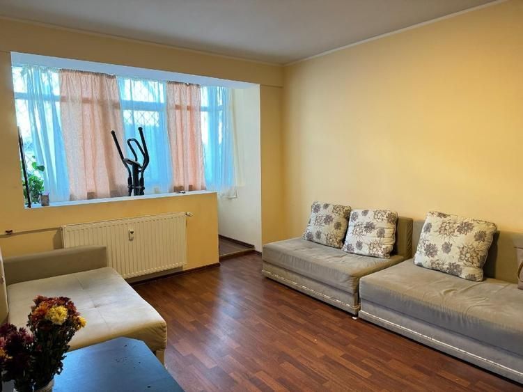 De vânzare: apartament 4 camere Apusului - Poză 2