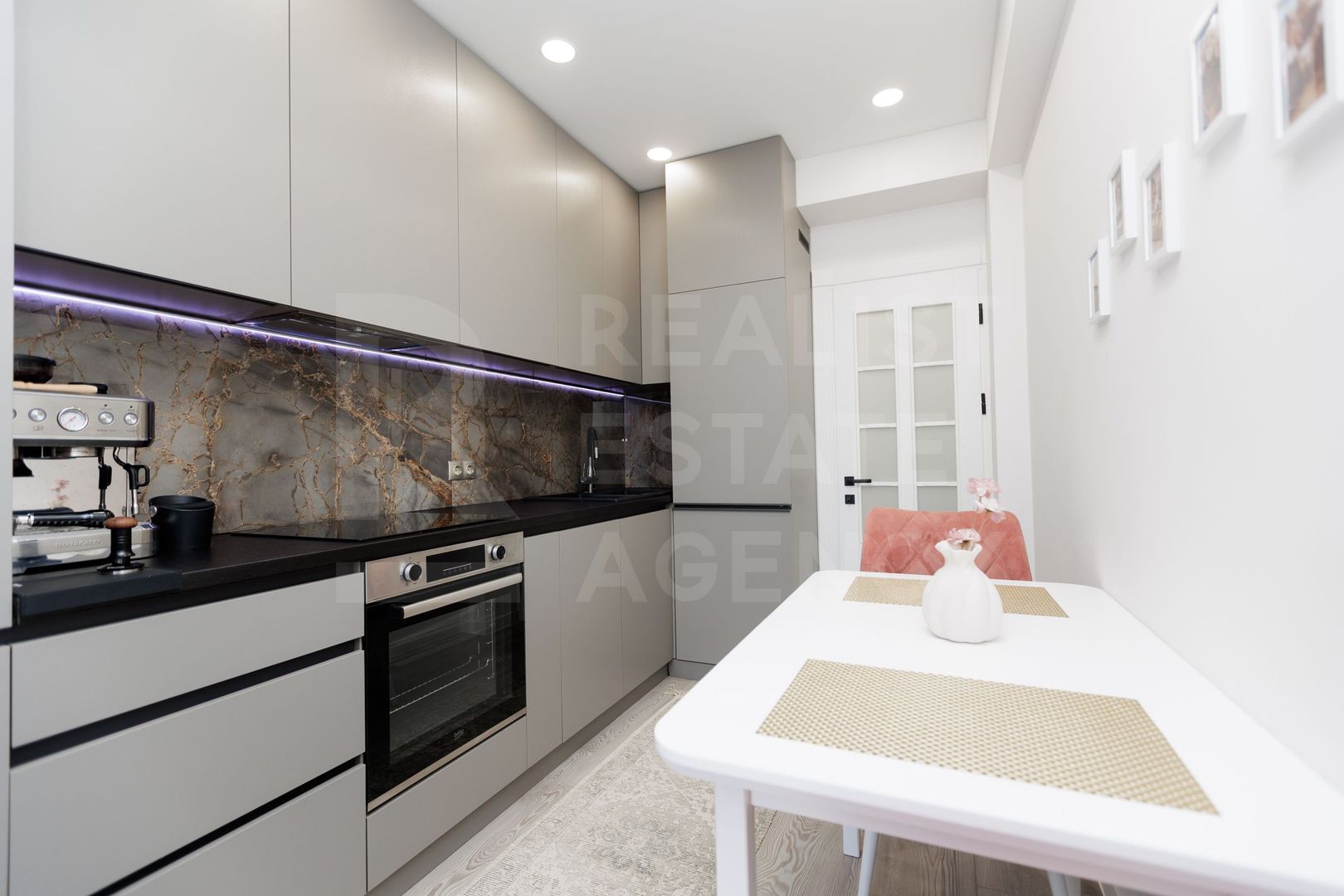 Chirie, apartament,  2 camere, str. Pantelimon Halippa, Centru - Poză 5