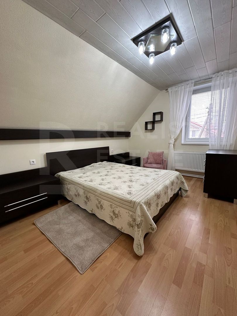 Chirie, apartament 4 camere, strada Codrul Cosminului, Centru - Poză 3