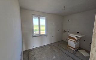 Martinesti, Duplex pe etaj, 3 Dorm, Buc separata,  Zona linistita. - Poză 6