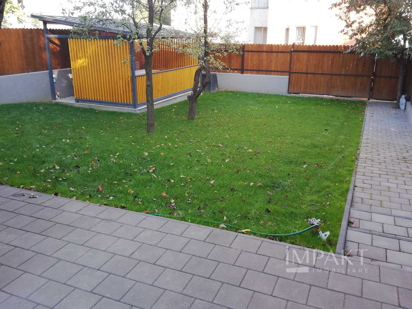 Dau in chirie cladire de 500 mp, superfinisat, teren 600 mp,str Meteor - Poză 8