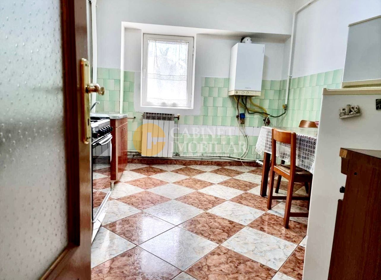 Etaj 1 Apartament 3 Camere Nicolina-LIDL Prima Statie Bloc 1990 - Poză 4