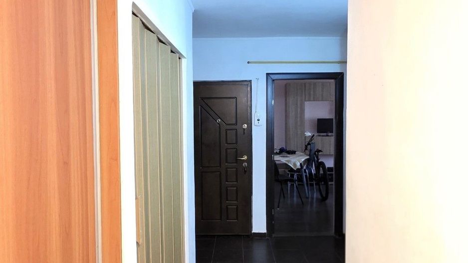 Apartament 3 camere, mobilat si utilat, etaj 3, zona CARTIER; - Poză 5